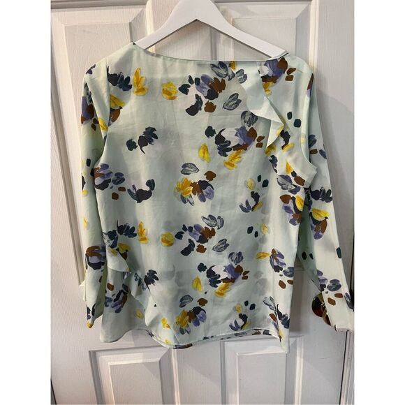 Banana Republic Light Blue Flutter Ruffle Blouse sz S - Picture 4 of 5